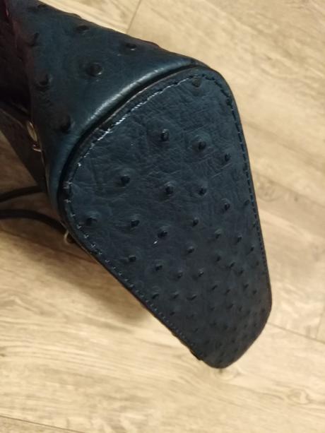 Tmavomodrá celokožená kvalitná kabelka /ruksačik, 