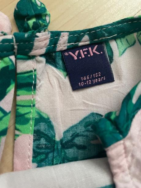 Šaty listy 10-12 rokoc, 152