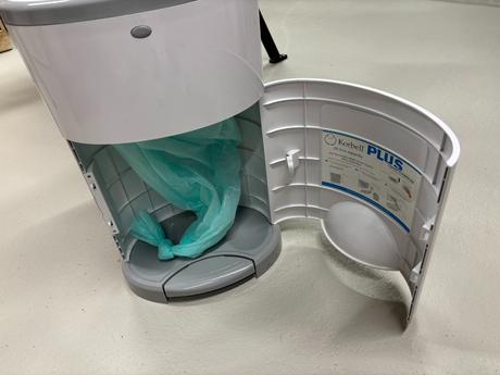 Korbell zamykatelny, bezdotykovy kos na plienky, 