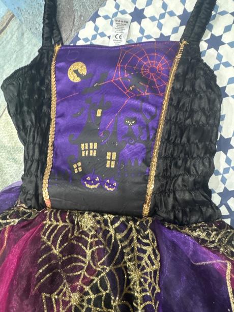 Maska na karneval bosorka, 