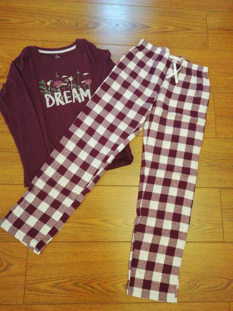 Dievcenske flanelove pyzamko top stav 146-152, 152