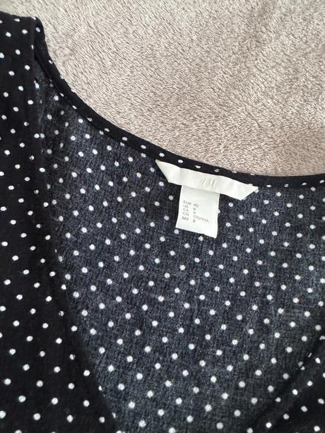 Čierna bodkovaná blúzka, h&m,40