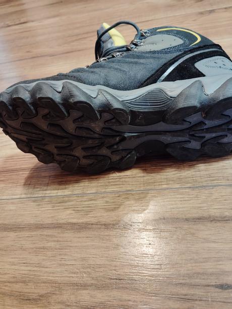 Turistické topánky značky alpinex, 38