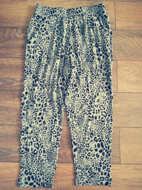 Lahke nohavice, h&m,122