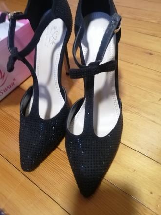 Spoločenské topanky, 37