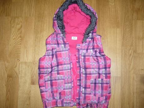 Vesta s kapucnou, f&f,110