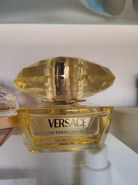 Versace yellow diamond intense, 
