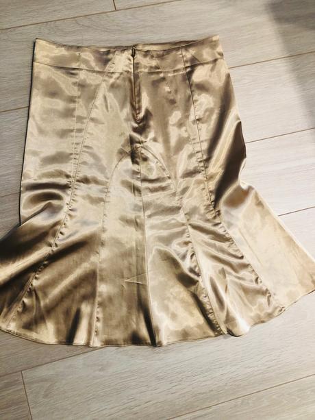 Zlatá sukňa, orsay,36