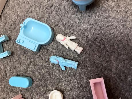 Maly plastovy domcek, 