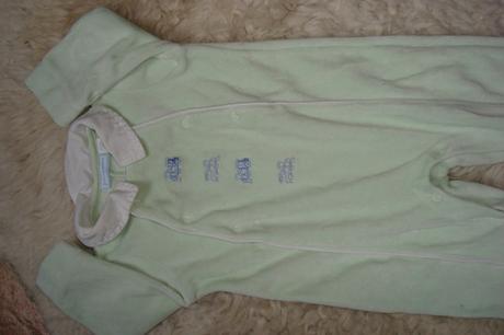 Zelené velúrové dupačky, 68