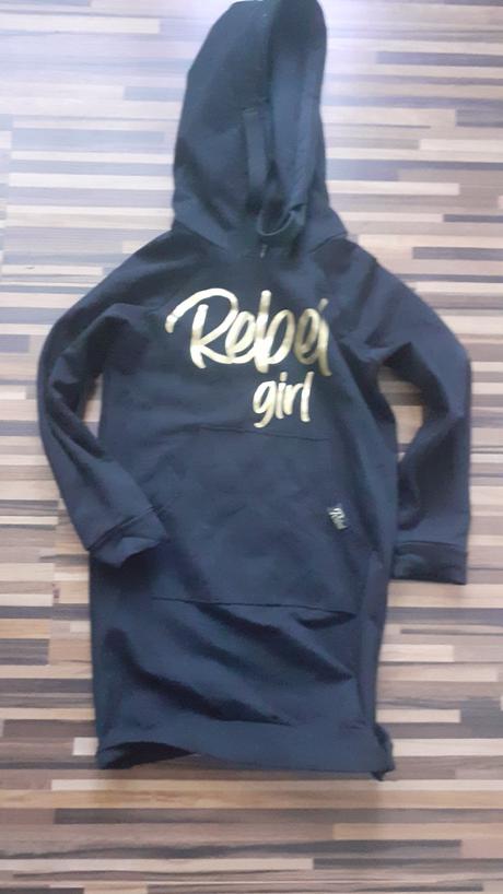 Mikinosaty rebel, rebel,110