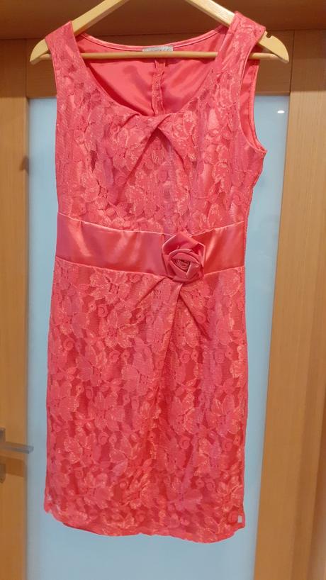 Spoločenské šaty, 38