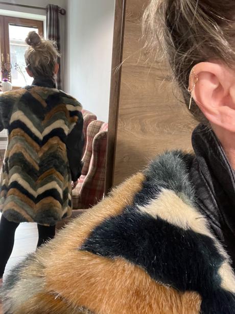 Dámska vesta značka urbancode veľkosť 8, s