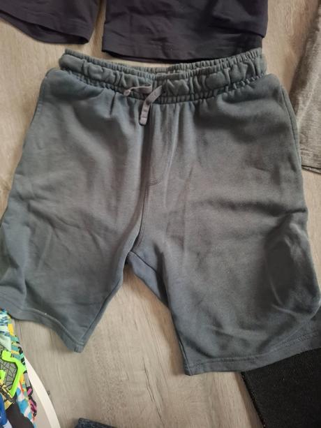 Balík teplákovych kraťasov 146veľ. (5+1ks), 140–152