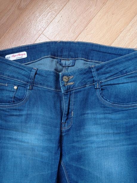 Maxi balik kvalitnych riflí, nohavic vyborny stav, m