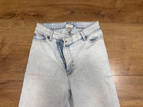 Široké džínsy, s