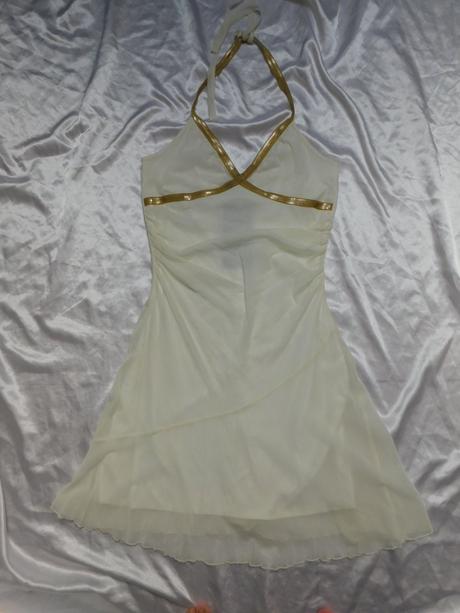 Velmi pekne šaty, 40