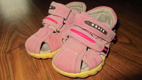 Kožené sandálky, 20