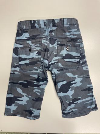 Chlapčenské maskáčové kraťasy., 152