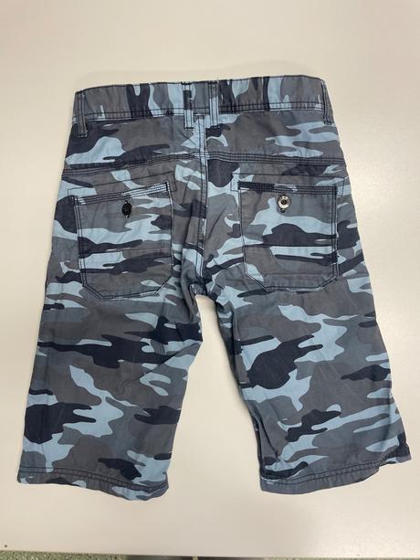 Chlapčenské maskáčové kraťasy., 152