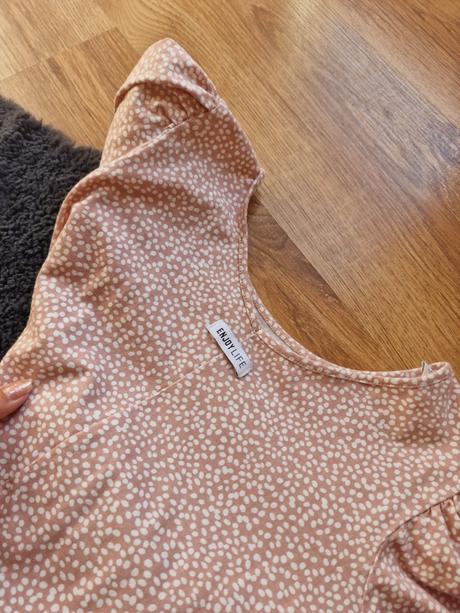 Prekrásne šaty, 158