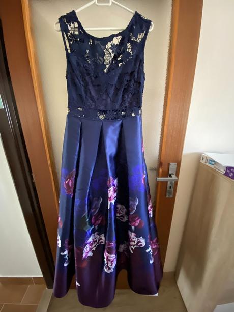 Spoločenské šaty, 38