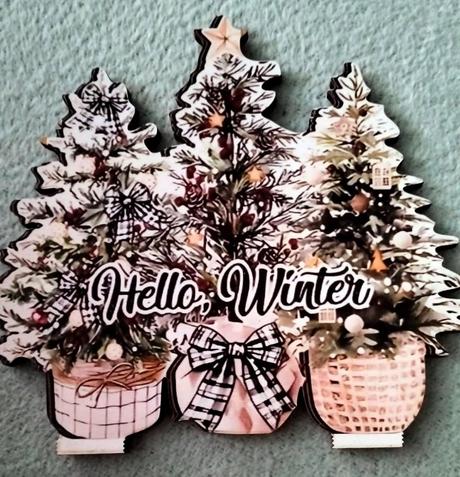Vianočné drevené dekorácie-snehuliak a stromčeky, 