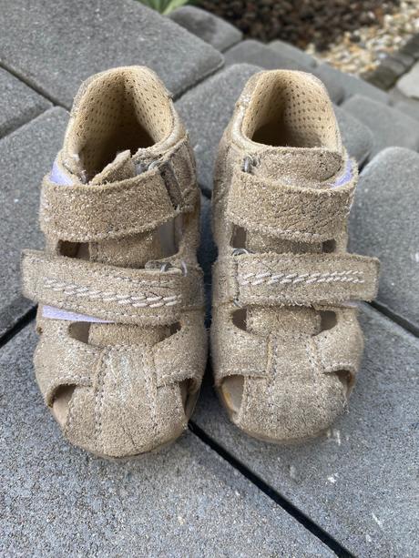 Zlate kožene sa daly, 20