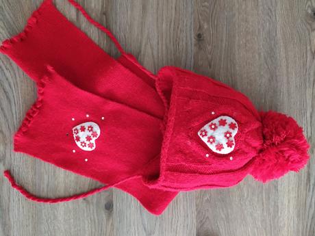 Čiapka so šálom, 62