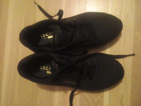 Sketchers, skechers,37