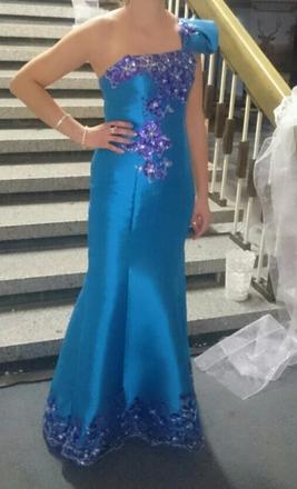 Spoločenské šaty, l