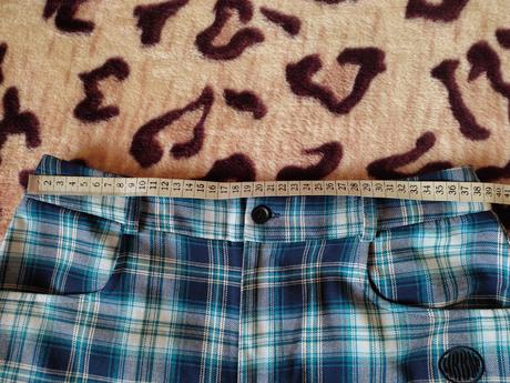 Elegantne modre karovane nohavice urban outfitters, m