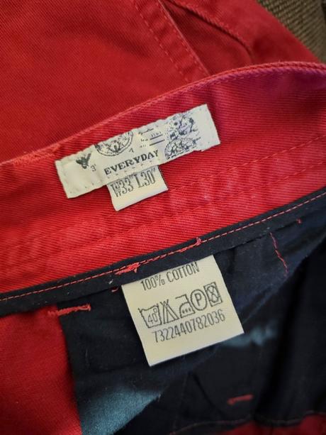 Dámske červené džínsy, l