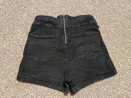 Kraťase, bershka,28