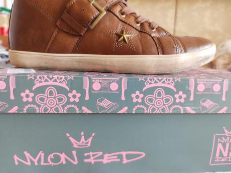 Tenisky s vysokým členkom, 41