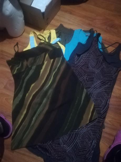 Letný balík tričiek a šiat veľ.m 8 ks, m