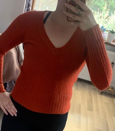 Oranžový svetrík, s