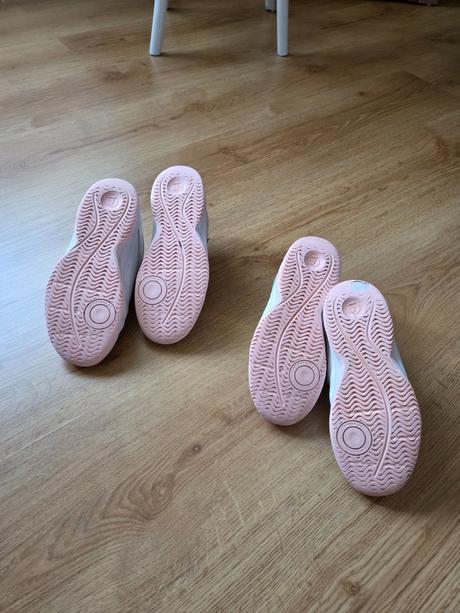 Tenisky na tenis, 34