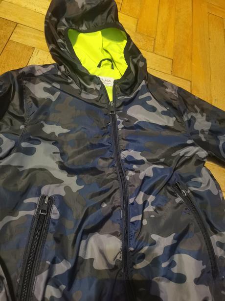 Sustiakova bunda, 122