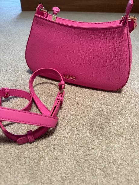 Liu jo kabela, liu jo