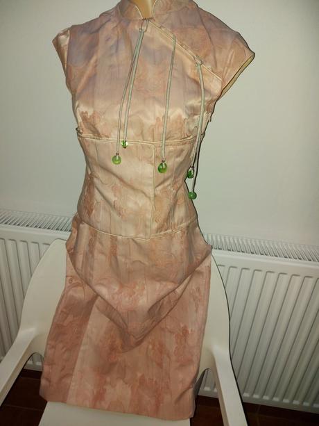 Staroružove slávnostné šaty, s