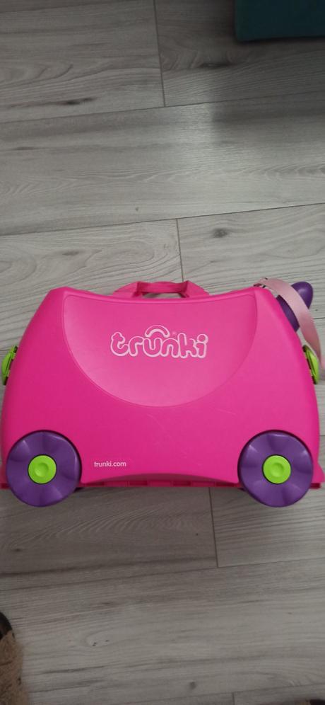 Cestovný kufor trunki, trunki