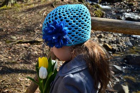 Háčkovaná čiapočka s kvetom, <50 - 158