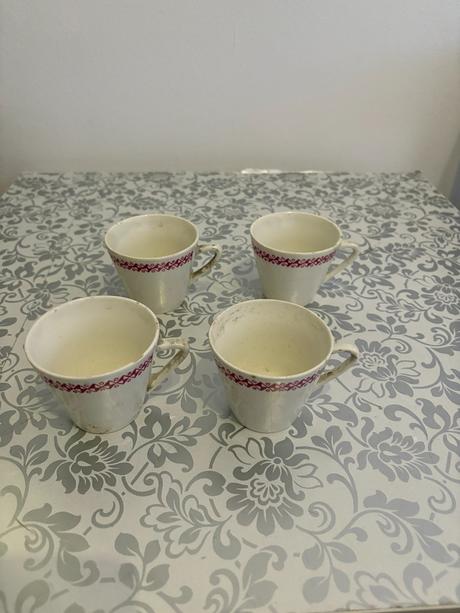 4 šálky na čaj alebo kávu, 