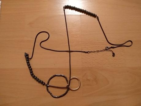 Retro i súčasná bižutéria, korále, retiazky,...,