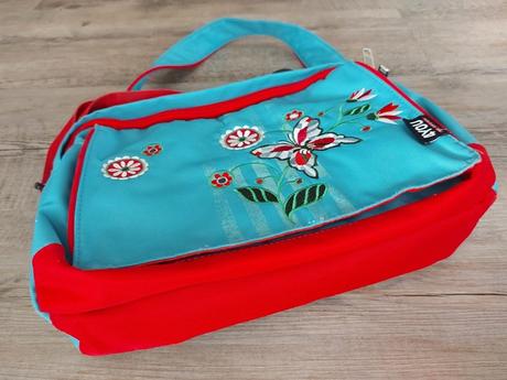 Belasá taška cez rameno, 