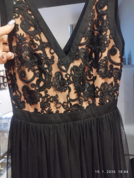 Spoločenské šaty, 36