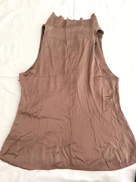 Elegantný hodvábny top s nariaseným golierom, m