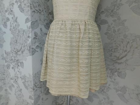 Pekne čipkovane šaty, 36 / s