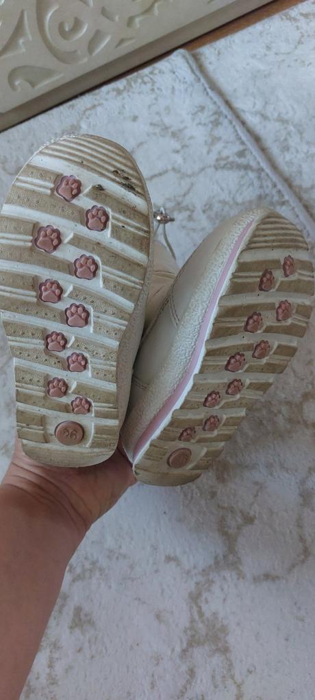 Krásne perletove zimné snehulky, 26